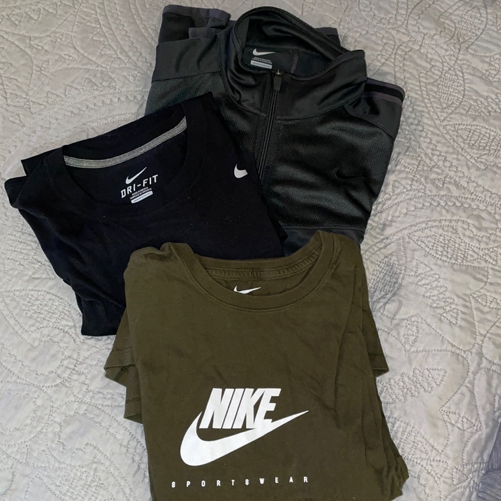 Men’s Nike athletic lot Size Medium